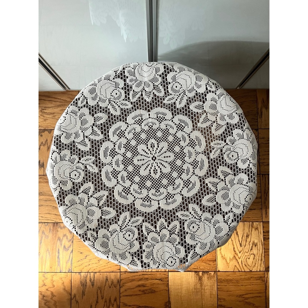 Lace table cloth / covering, 36” - Picture 3 of 3